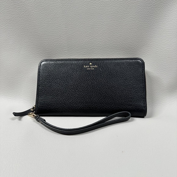 Kate Spade Handbags - Kate Spade // Black Leather Wristlet Wallet